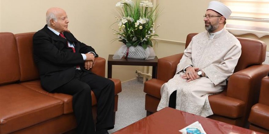 DİYANET İŞLERİ BAŞKANI ERBAŞ, İZZETTİN DOĞAN'A TAZİYE ZİYARETİNDE BULUNDU