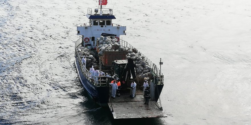 ADALAR'DA FAYTON TEMİZLİĞİ; 25 TON ATIK ÇIKARILDI