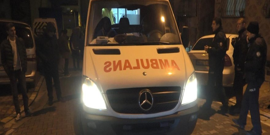 ESENYURT'TA GASP DEHŞETİ: GENÇ KIZI BIÇAKLAYARAK GASP ETTİ