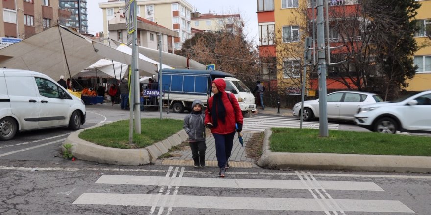 YAYA GEÇİDİ TARTIŞMASINDA "CEP TELEFONU" KOZU..
