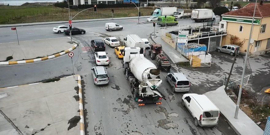 BETON MİKSERLERİNDEN YOLLARA BETON TEPECEĞİ