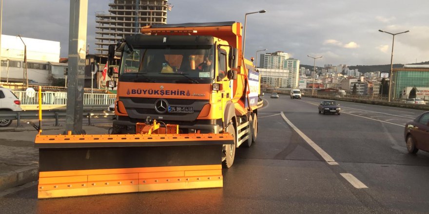KAR KÜREME ARAÇLARINDAN KAR VE BUZLANMA NÖBETİ