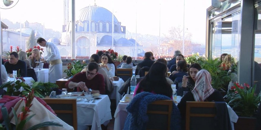 KREDİ KARTLARI RESTORANLARDA BAHŞİŞ KÜLTÜRÜNÜ BİTİRİYOR 