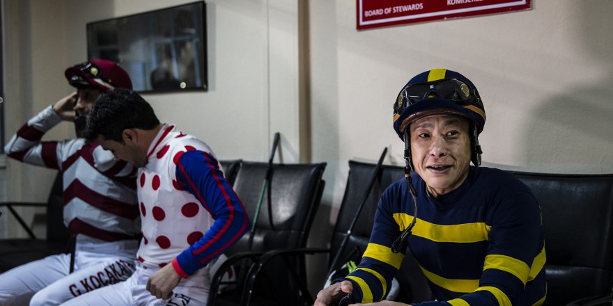 JAPON JOKEY VELİEFENDİ'DE YARIŞA KATILDI 