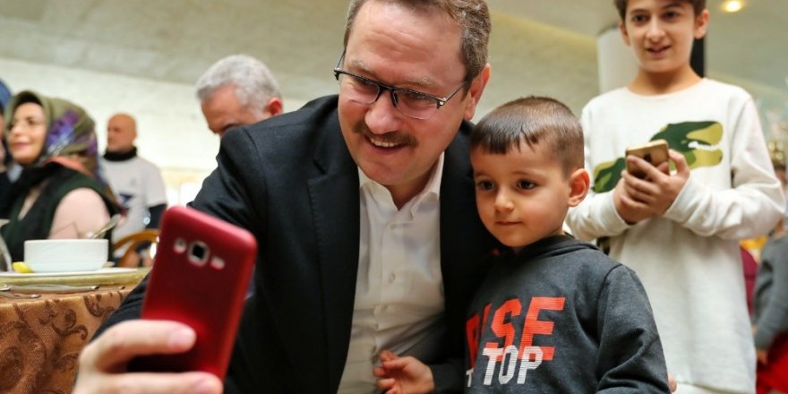 Başakşehir’de Maskotlu, İllüzyonlu Karne Şenliği