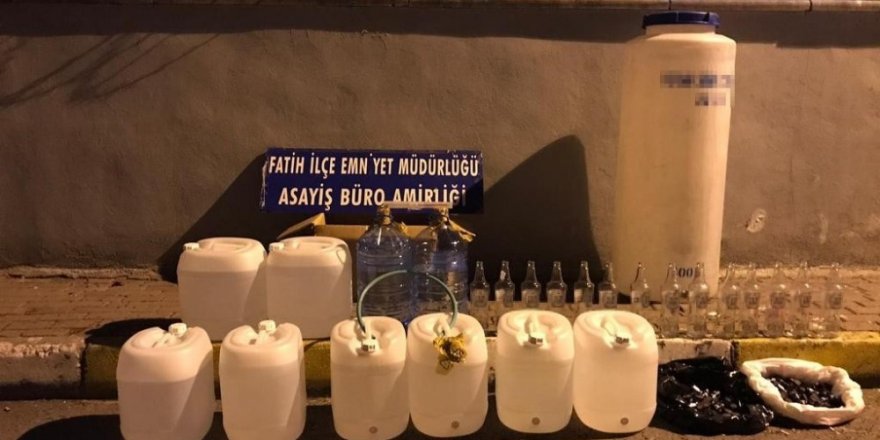 Fatih’te Sahte Alkol İmalathanesine Baskın: 2 Gözaltı