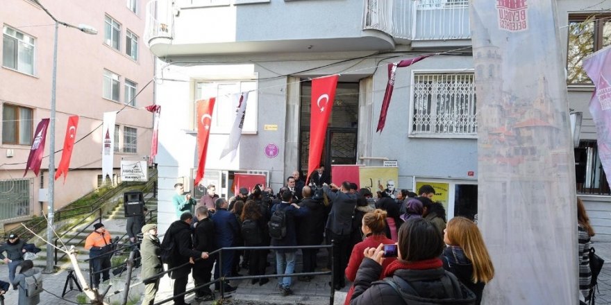 Ahmet Hamdi Tanpınar’ın Evine Tabela Asıldı