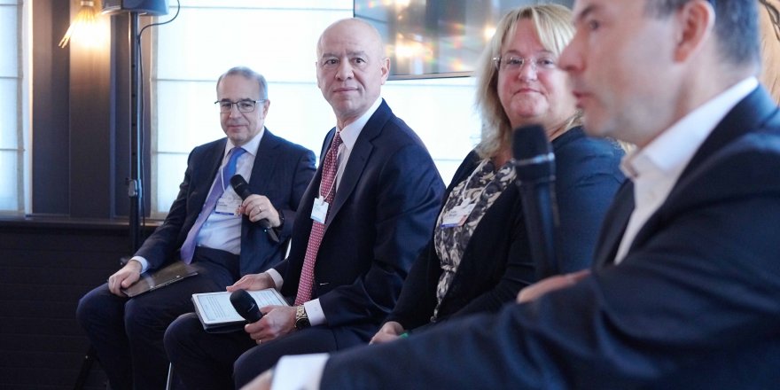 KOÇ/ÇAKIROĞLU: DİJİTALDE HIZLI DEĞİŞİM TAM DÖNÜŞÜMÜ ŞART KOŞUYOR