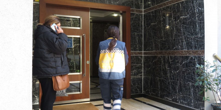 KADIKÖY'DE APARTMAN BOŞLUĞUNA DÜŞEN İŞÇİ ÖLDÜ