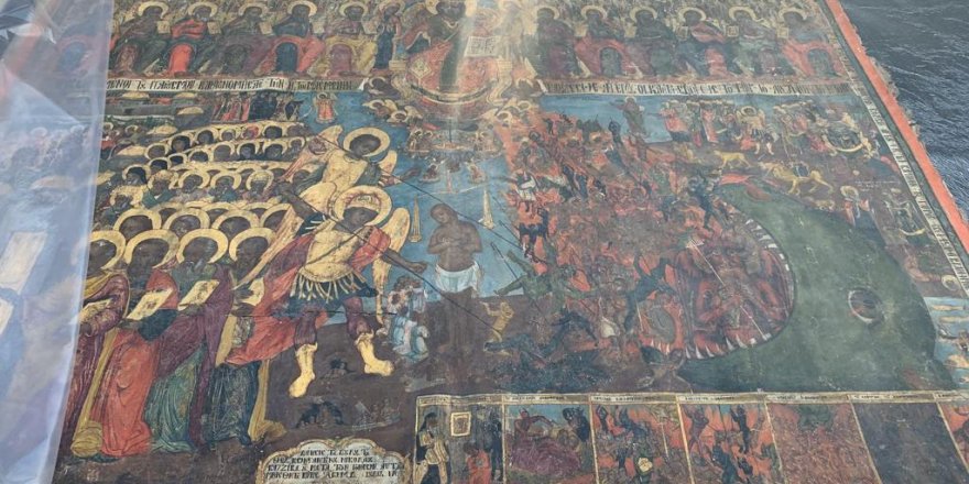 FATİH'TE KİLİSEDEN TABLO ÇALAN ŞÜPHELİLERE ÇATI KATINDA OPERASYON