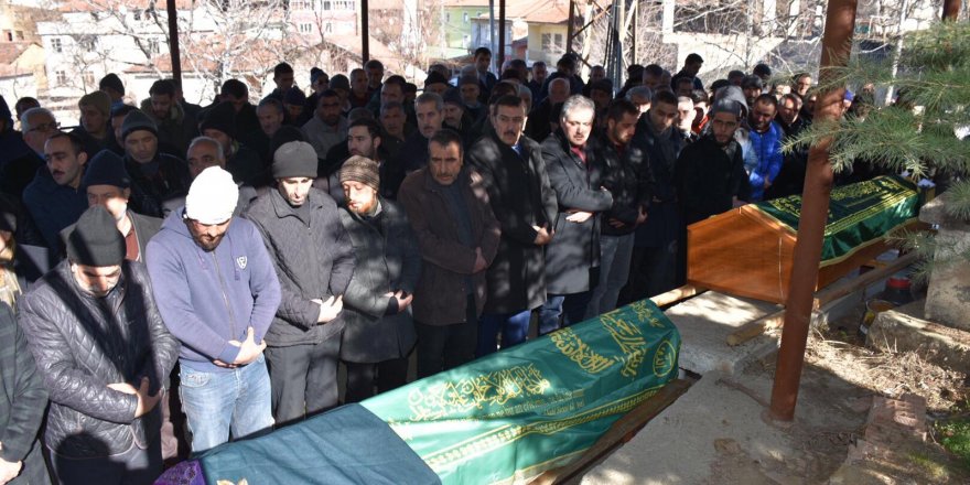 MALATYA'DA DEPREMDE ÖLEN 2 KİŞİ DE TOPRAĞA VERİLDİ