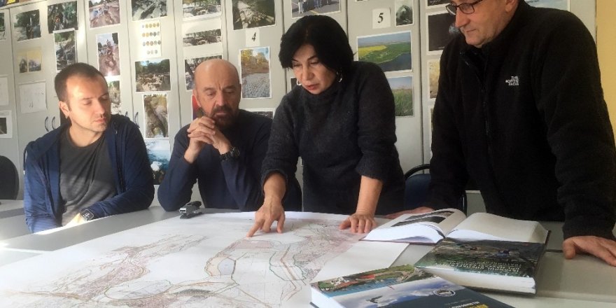 Bathonea Kazılarında Afrikalı Olduğu Düşünülen Bir İnsan İskeletine Ulaşıldı