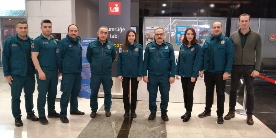 SABİHA GÖKÇEN'DE DÜNYA GÜMRÜK GÜNÜ'NDE ÇİÇEK VE LOKUMLU KARŞILAMA