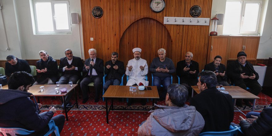 DİYANET İŞLERİ BAŞKANI ERBAŞ'TAN DEPREMZEDELERE TAZİYE ZİYARETİ