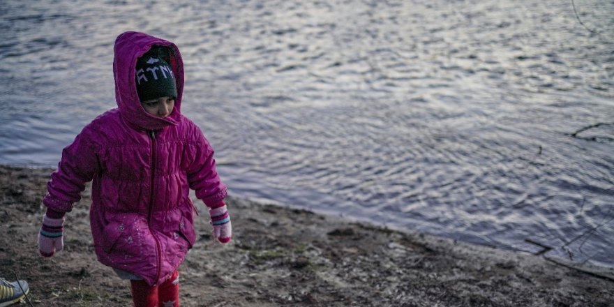 Mültecilerin Botlarla Yunanistan’a Geçişleri Sürüyor