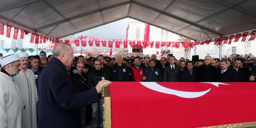 Cumhurbaşkanı Erdoğan, İdlib Şehidinin Cenazesine Katıldı