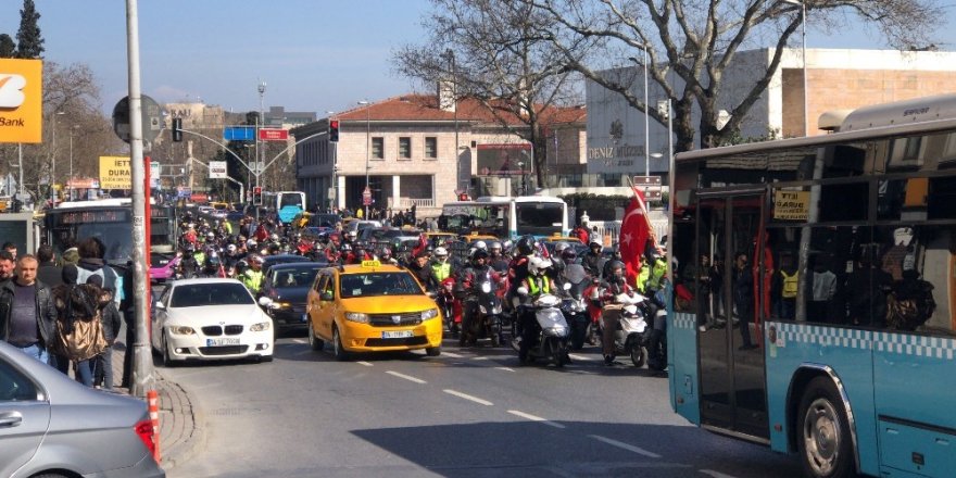 İstanbul’da Motosikletlilerden İdlib Şehitleri İçin Konvoy