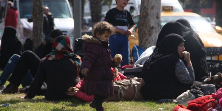 İstanbul’daki Mülteciler Sınır Kapısından Gelecek Müjdeli Haberi Bekliyor