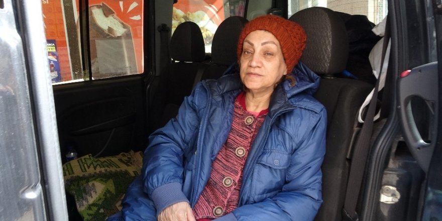 kağıthane’deki Yangında 4’üncü Kattan Atlayarak Kurtulan Kadın O Anları Anlattı