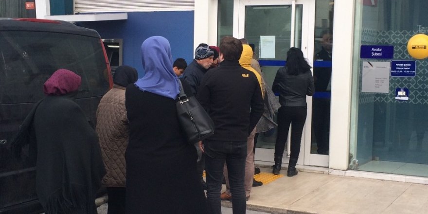 Bankalarda Korona Virüs Kuyruğu