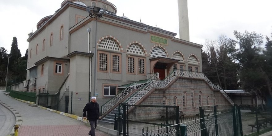 Cemaatle Namaza Ara Verildi