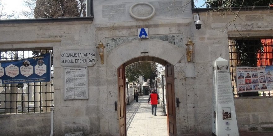 Korona Virüs Nedeniyle Cuma Namazında Taksim Mescidi Boş Kaldı