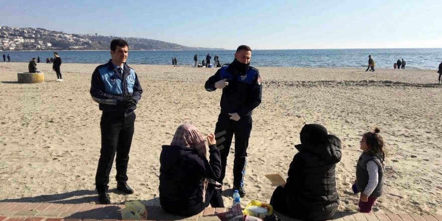 Korona Virüsten Korunmak İçin Evde Kalmak Yerine Sahile Koştular