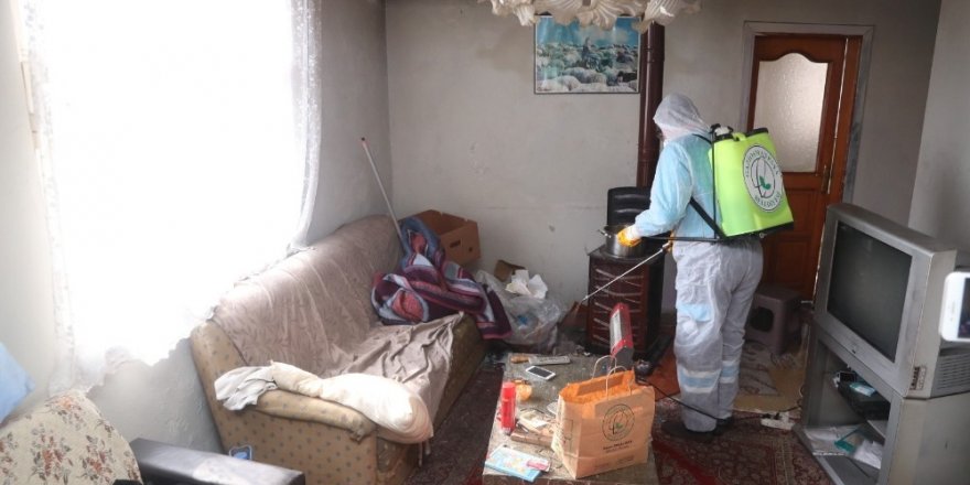 Evinden Çıkamayan Yaşlı Vatandaşların İhtiyaçları Karşılanıyor