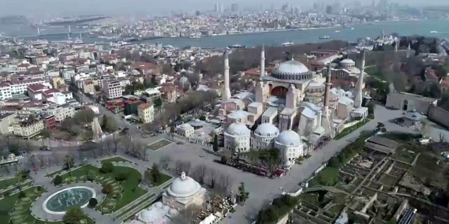 Tarihi Sultanahmet Meydanı Tarihin En Sakin Günlerini Geçiriyor