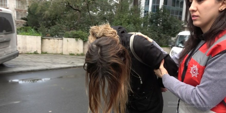 Yaşlı Kadını Dolandırırken Utanmadı, Kameraları Görünce “Ne Olur Çekmeyin” Dedi