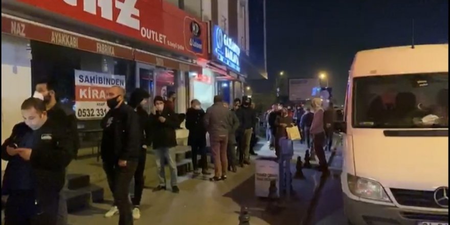 Sokağa Çıkma Yasağı Sonrası Vatandaşlar Fırınlara Akın Etti