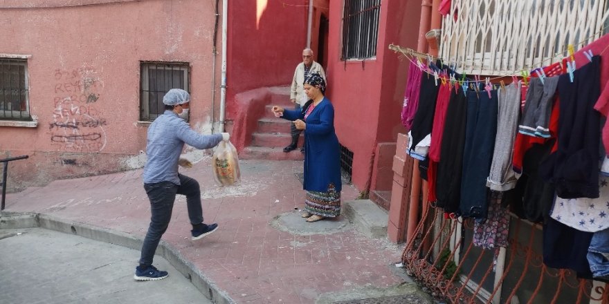 Fırıncılar Ekmek Dağıtımına Başladı