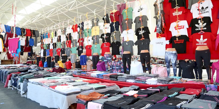 Beton Mikseri Devrildi, Sürücü Araç İçerisinde Sıkıştı