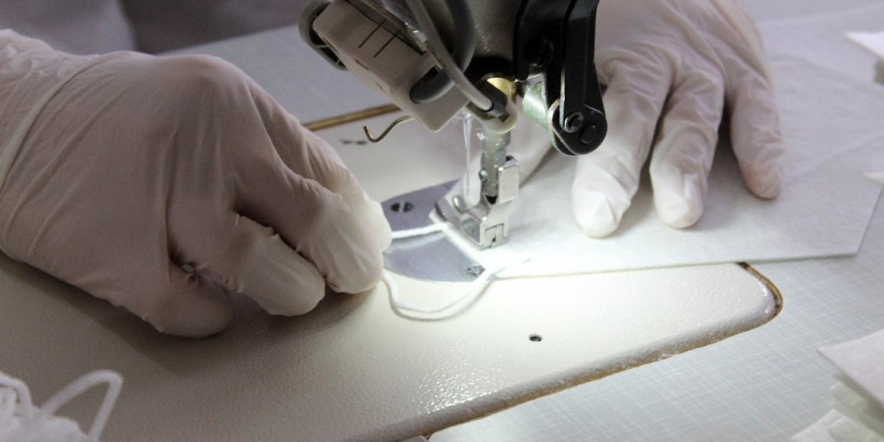 Kağıthaneli Öğrenciler Günde 10 Bin Maske Üretiyor
