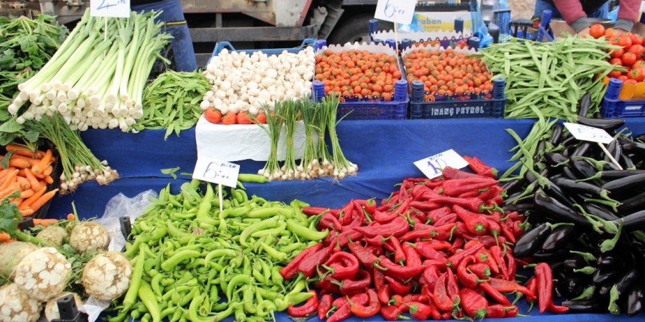 İstanbul'da ramazan  öncesi pazarlar doldu taştı