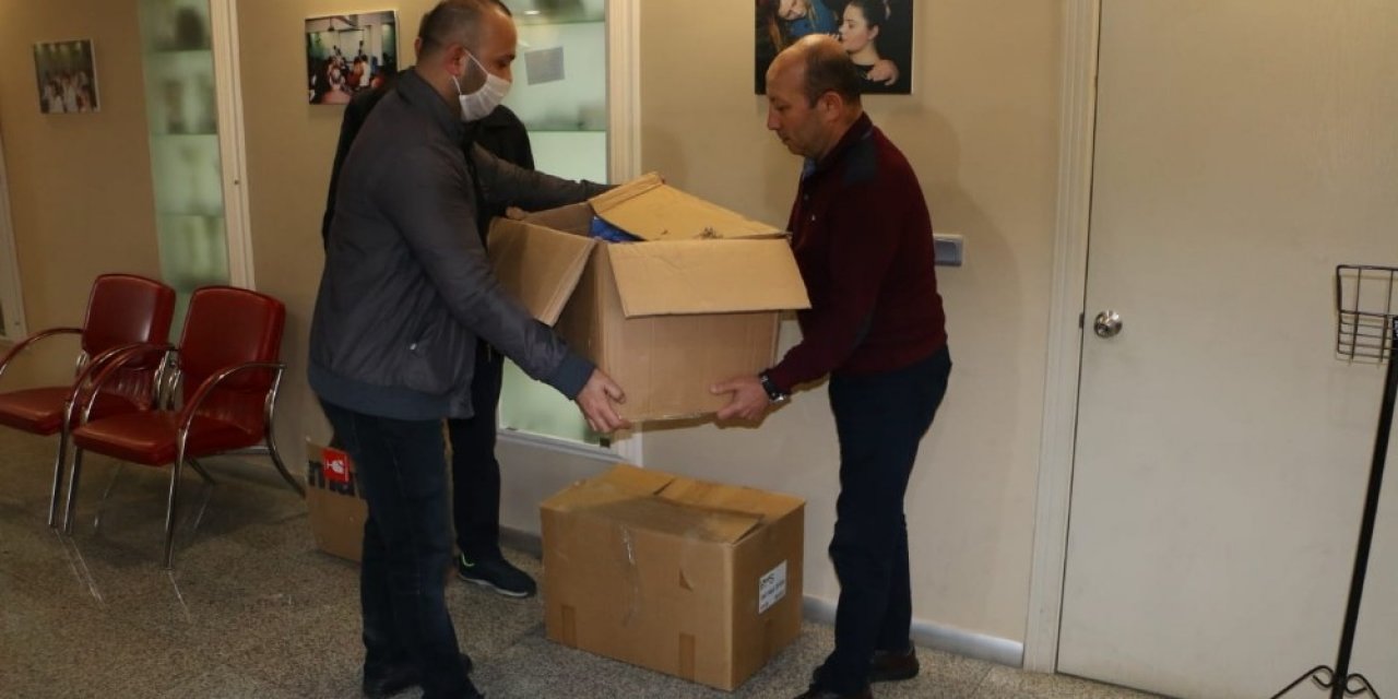 Kartal Belediyesinden Kuaför Ve Berberlere Maske İle Dezenfekte Desteği