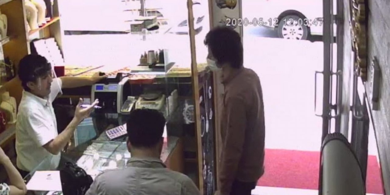 Müşteri Gibi Geldi, 200 Bin Liralık Yüzük Tablasını Çaldı