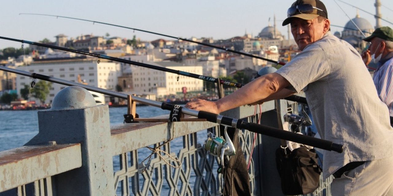 Bakan Koca Uyardı, Onlar Yine Kurallara Uymadan Balık Tuttu