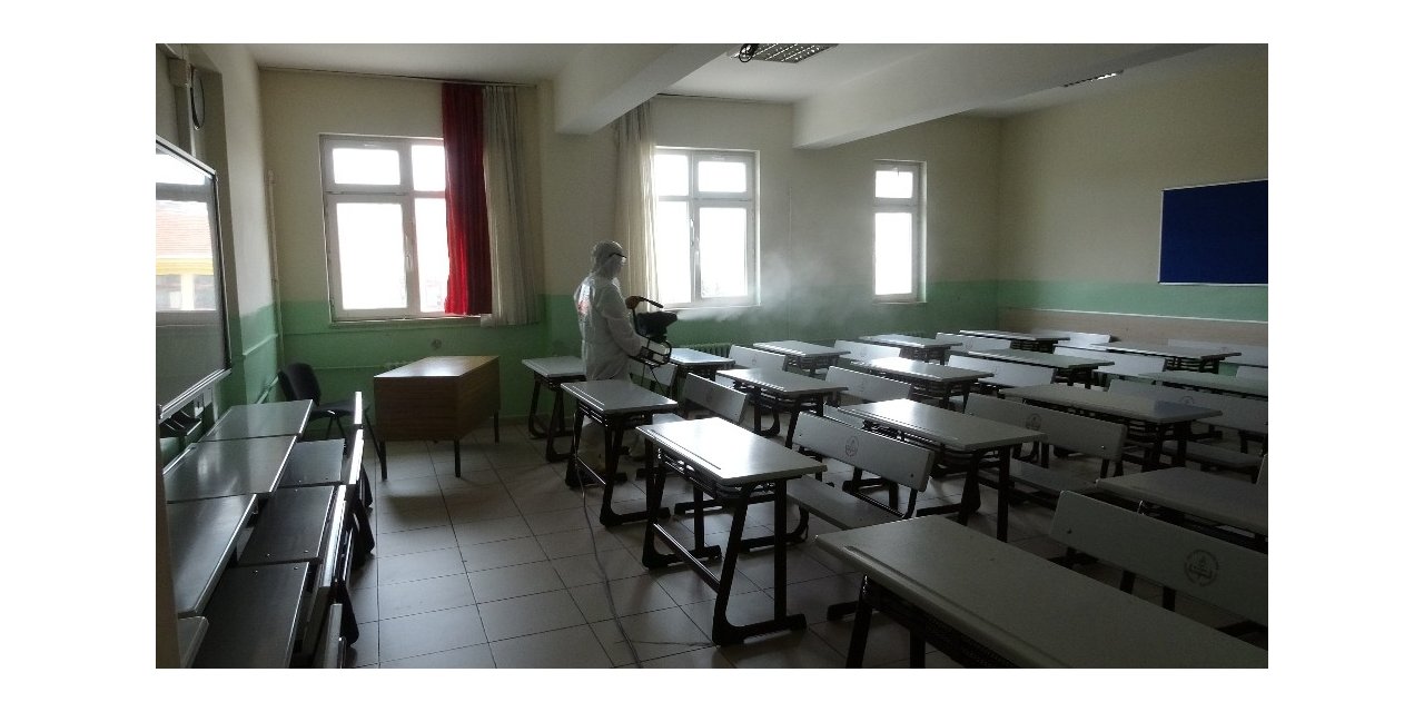 Çekmeköy’de Okullar Lgs Sınavına Girecek Öğrenciler İçin Dezenfekte Edildi