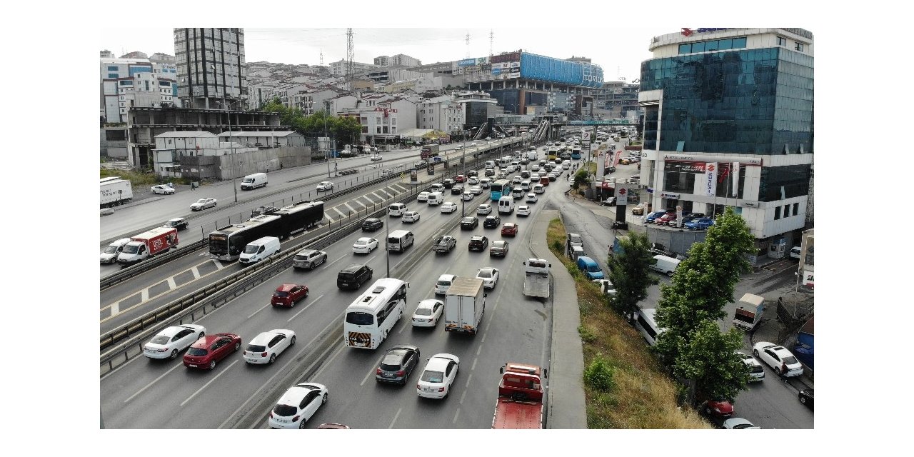 E-5’teki Yoğun Trafik Havadan Görüntülendi