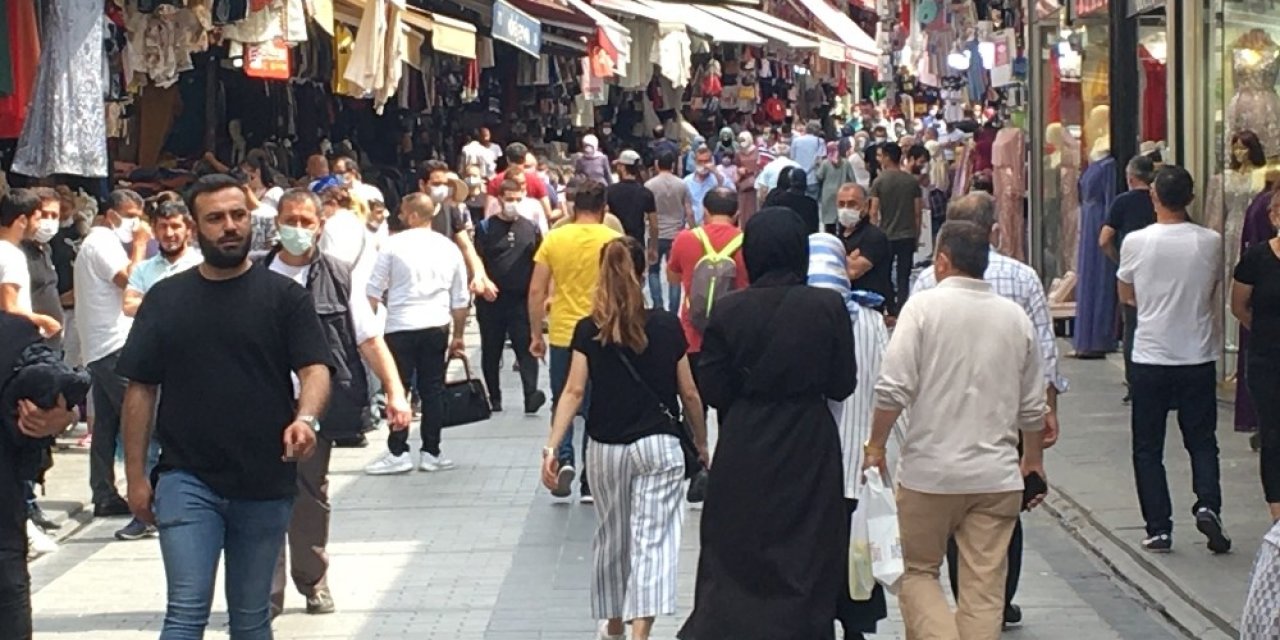 Kontrollü Normalleşme Sürecinde Eminönü Tıklım Tıklım