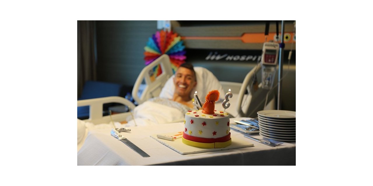 Muslera’ya Hastanede Doğum Günü Kutlaması