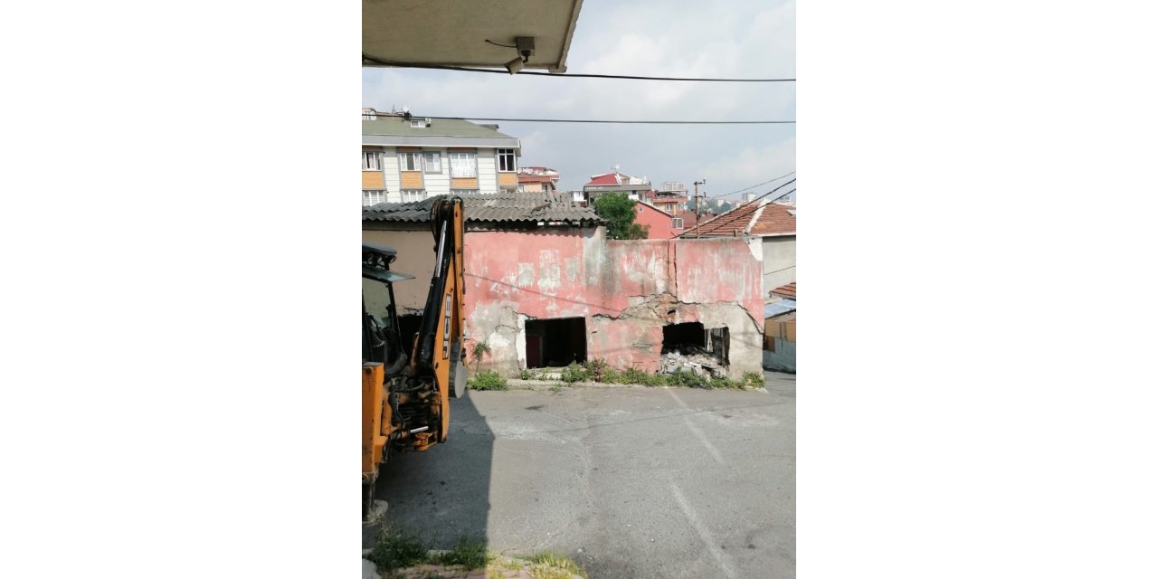Eyüpsultan’da Metruk Binaların Yıkımı Devam Ediyor