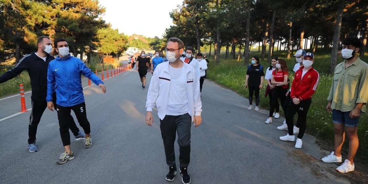 Başakşehirliler “maskeli” Sağlıklı Yaşam Yürüyüşünde Buluştu