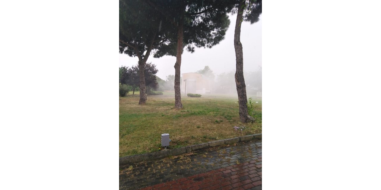 Meteoroloji 1. Bölge Müdürlüğü’ne Yıldırım Düştü