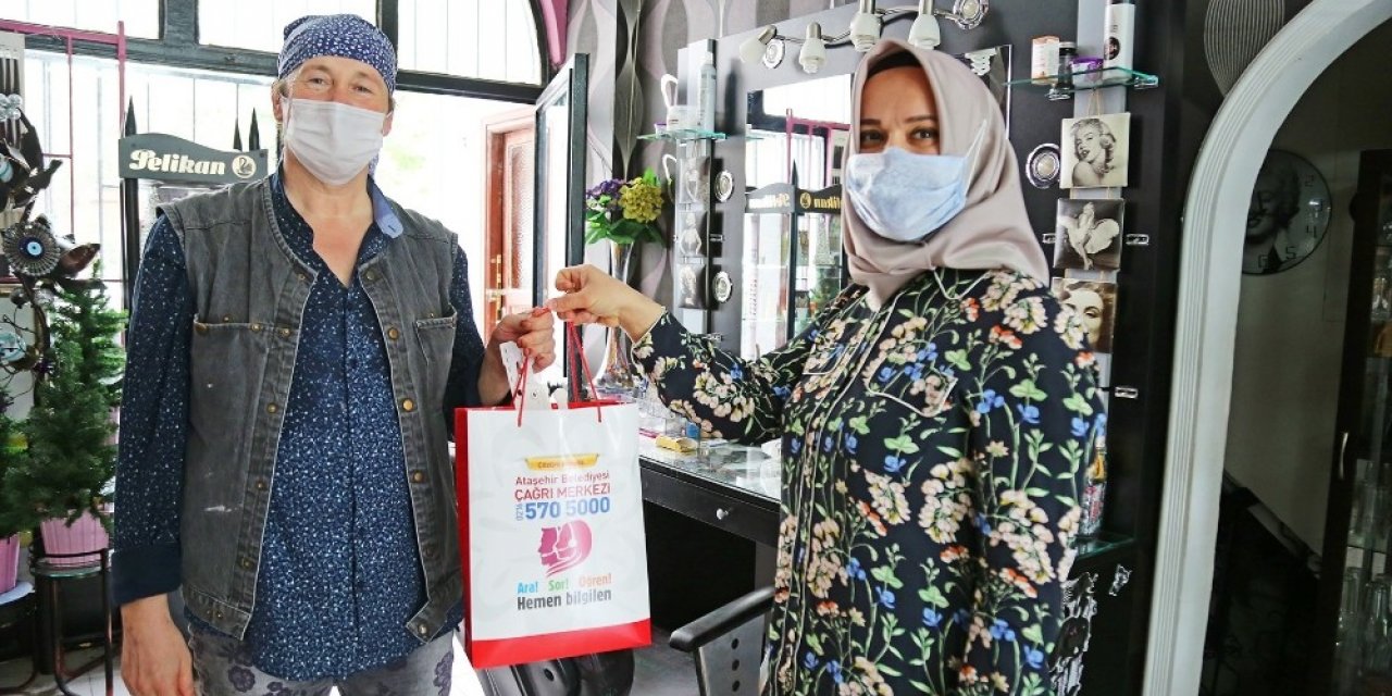 Ataşehir’de Berber Ve Kuaförlere Hijyen Seti Dağıtılıyor