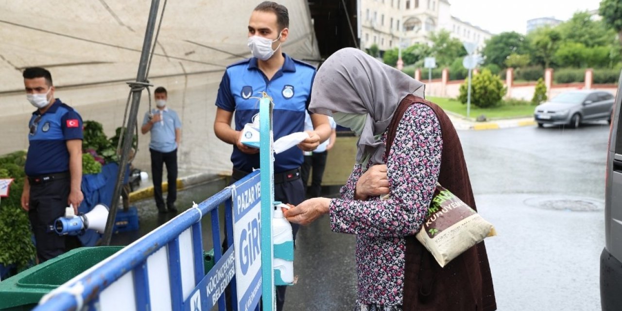 Maske Zorunluluğunun Ardından Belediyelerden Maske Dağıtımı