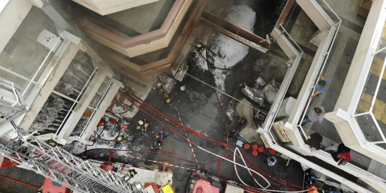 Zeytinburnu’nda Sanayi Sitesinde Yangın