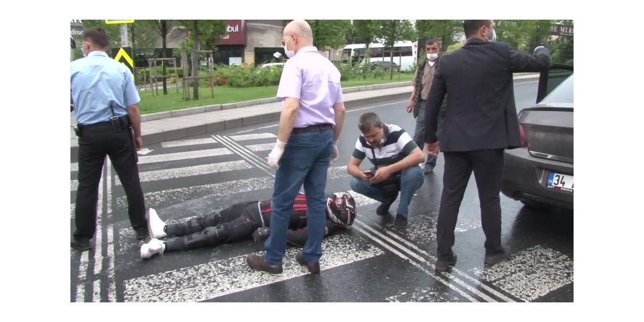 Şişli’de Motosiklet Araca Çarptı; 1 Kişi Yaralandı