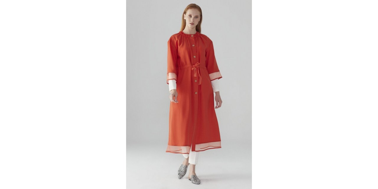 Canlı Renkli Kombinlerde Renk Uyumuna Dikkat